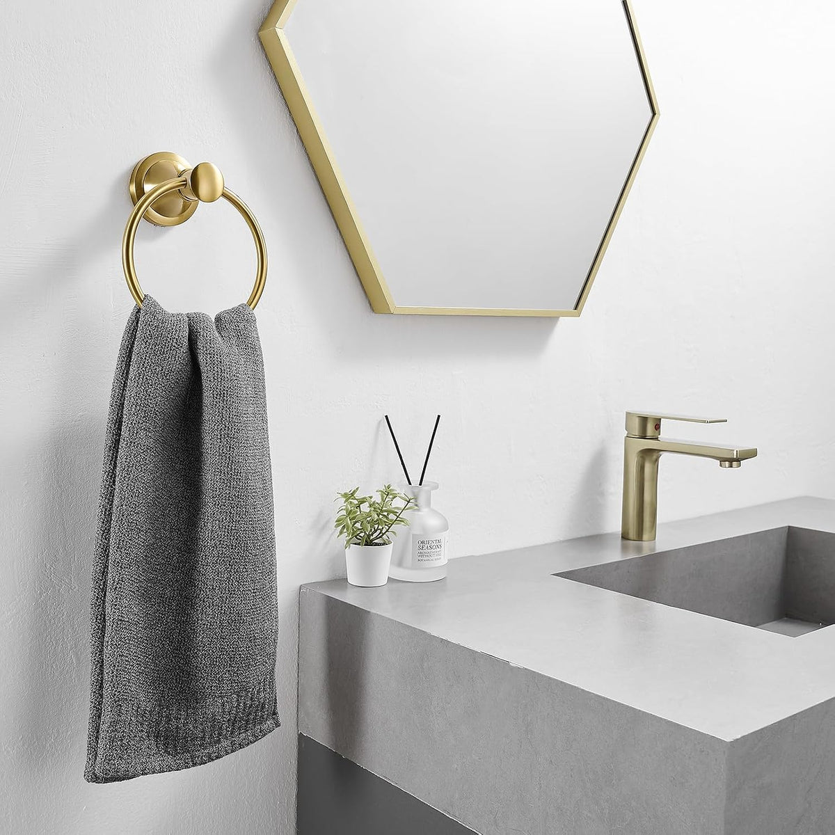 BESy Towel Ring, Bathroom Hand Towel Holder Wall Mounted Brushed Gold